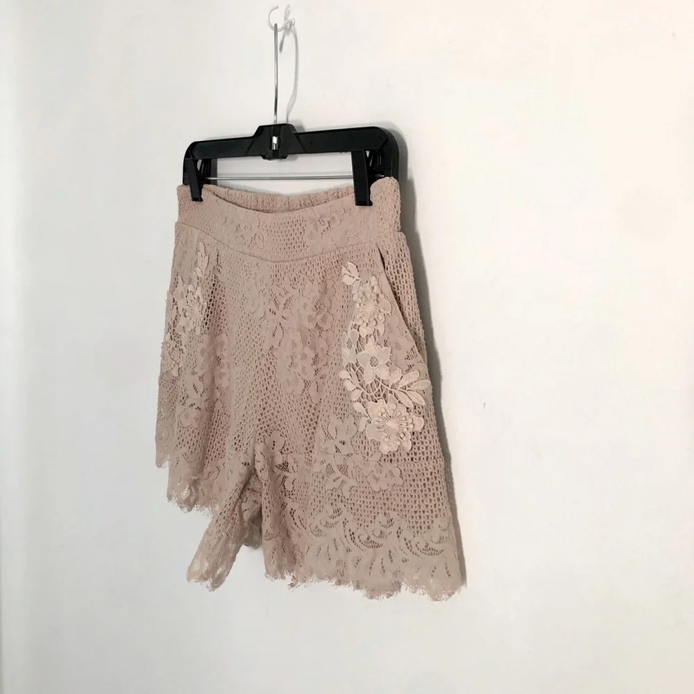 "Falcon & Bloom" aka Gold Hawk Lace Short in Neutral Color; Pockets sz SMALL - Picture 2 of 5